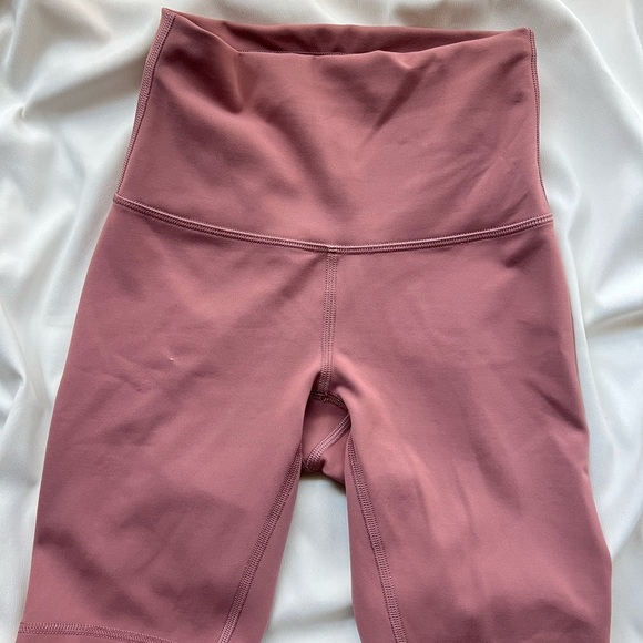 Lululemon Wunder Train High Rise Bike Short - Picture 4 of 4